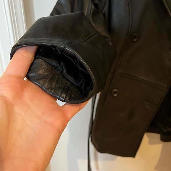 VINTAGE | Amazing vintage black leather double breasted belted jacket - Picture 9 of 10